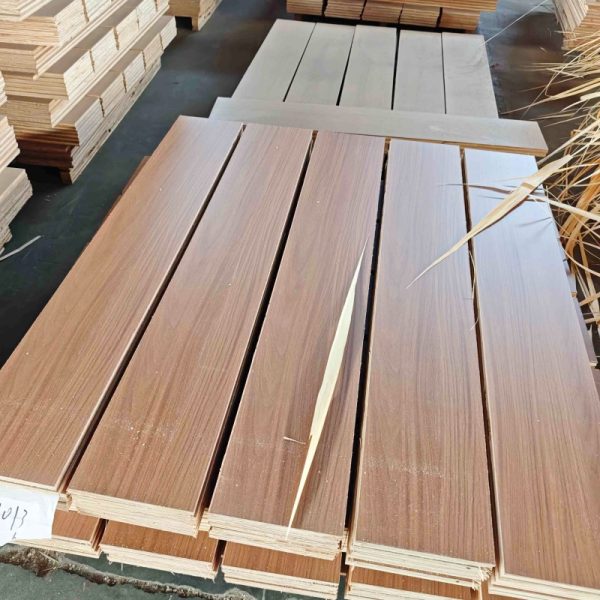 Hi-Q Strong Wear Resistance New Three-Layer Solid Wood Flooring for Flooring Decoration